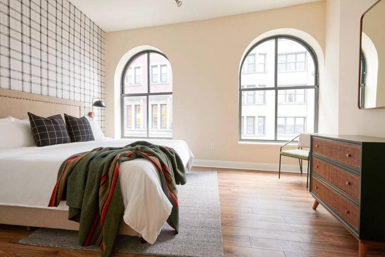 Apartment Spacious 2br Fidi District Centrally Located *